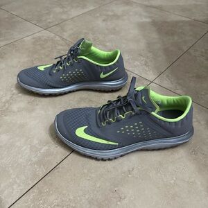 Nike Men's Gray and Neon Green Athletic Shoes Size 9.5